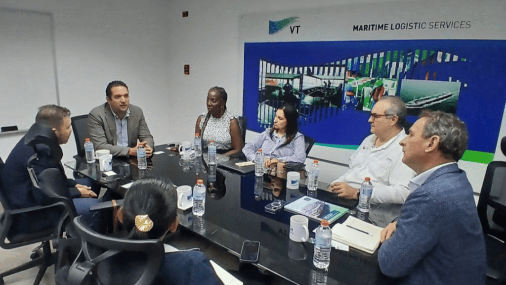 Cámara Marítima de Panamá realiza visita institucional a VT Shipping International Inc.