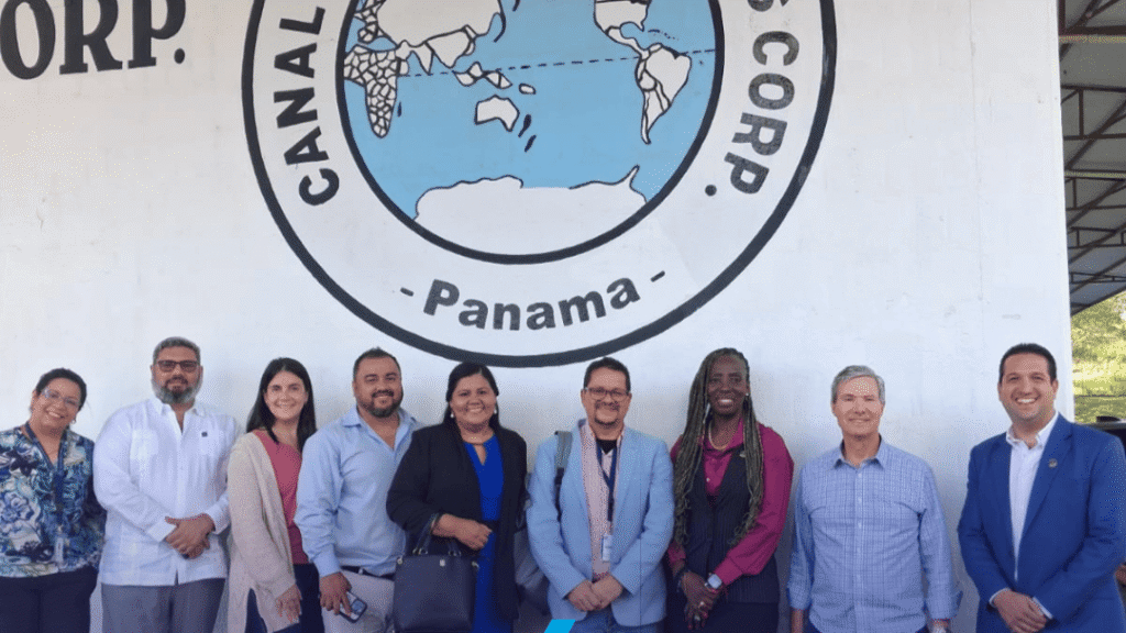 Cámara Marítima de Panamá inicia el programa CMP Conecta con visita a Canal Movers & Logistic Corp.