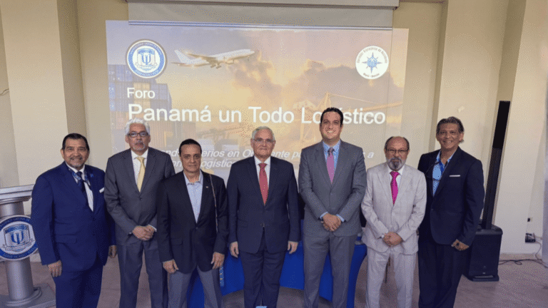 Cámara Marítima de Panamá participa en foro “Panamá, un Todo Logístico” en la Universidad Latina