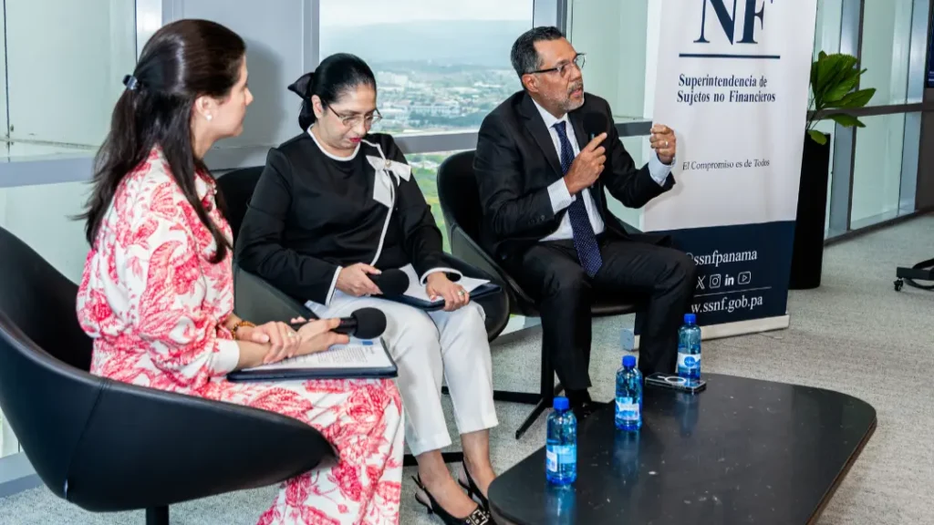 CMP realiza conversatorio sobre Sujetos Regulados No Financieros