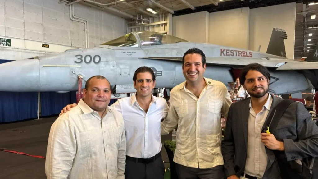 CMP participa en recepción a bordo del USS Nimitz en Panamá