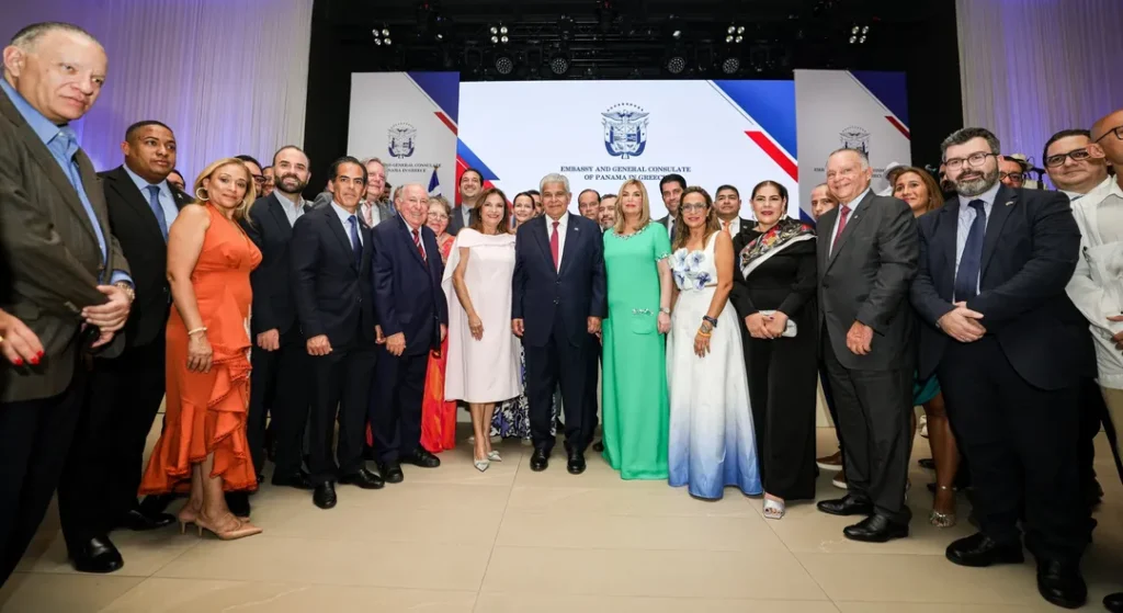 Posidonia 2026: Panamá fortalece su liderazgo marítimo ante los armadores del mundo - Artículos