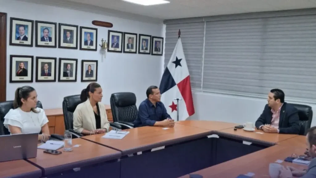 CMP Conecta fortalece vínculos con BWSC Panama y Fundación Fútbol por Corazón - Noticias