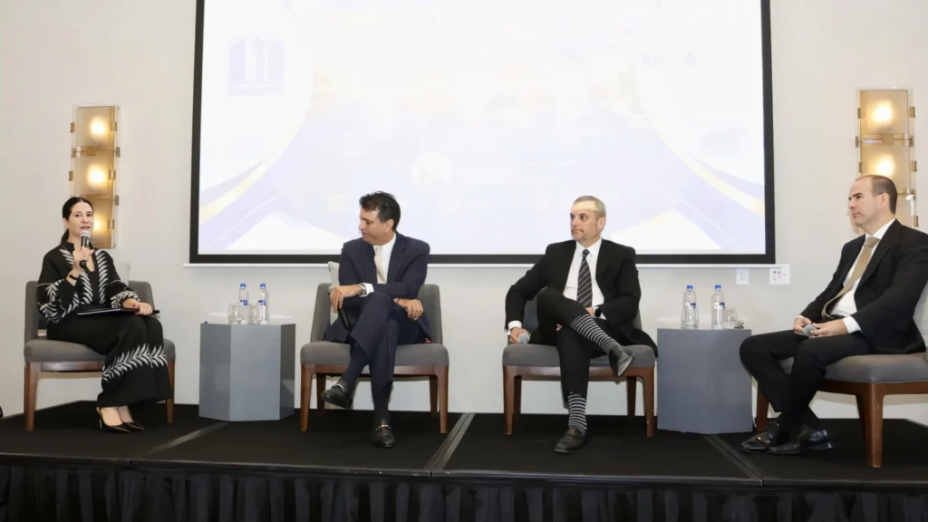 Desayuno Conversatorio sobre la Ley 526 y Sustancia Económica — foto 3 de 4 · Cámara Marítima de Panamá