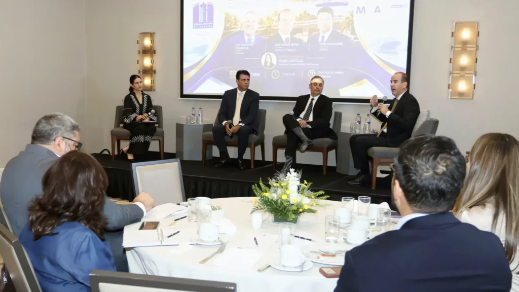 Desayuno Conversatorio sobre la Ley 526 y Sustancia Económica — foto 4 de 4 · Cámara Marítima de Panamá